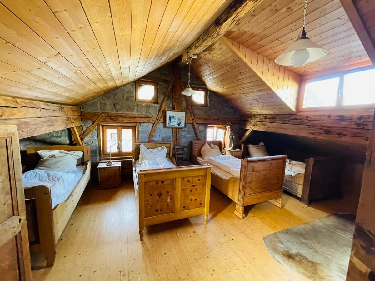 Apartamento Chasa Engadina Sent Habitación foto